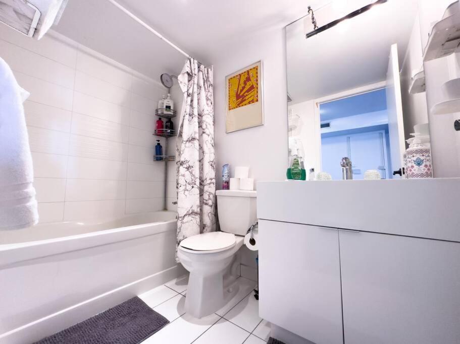 Comfort Two Beds Suite By Cn Tower Rogers Centre Plus Free Parking Toronto Exterior foto